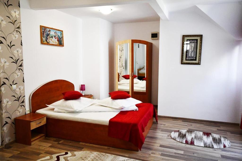 Casa Stefanut Hotel Moeciu De Sus Exterior photo